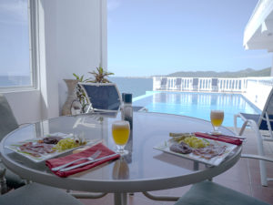 breakfast-alfresco